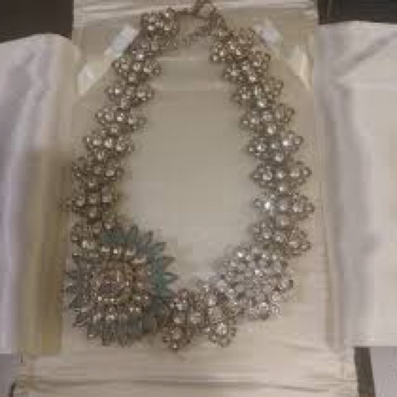 Natasha Statement Flower and Rhinestone Bib Necklace,Stunning,Elegant,Floral 16” - Picture 8 of 8